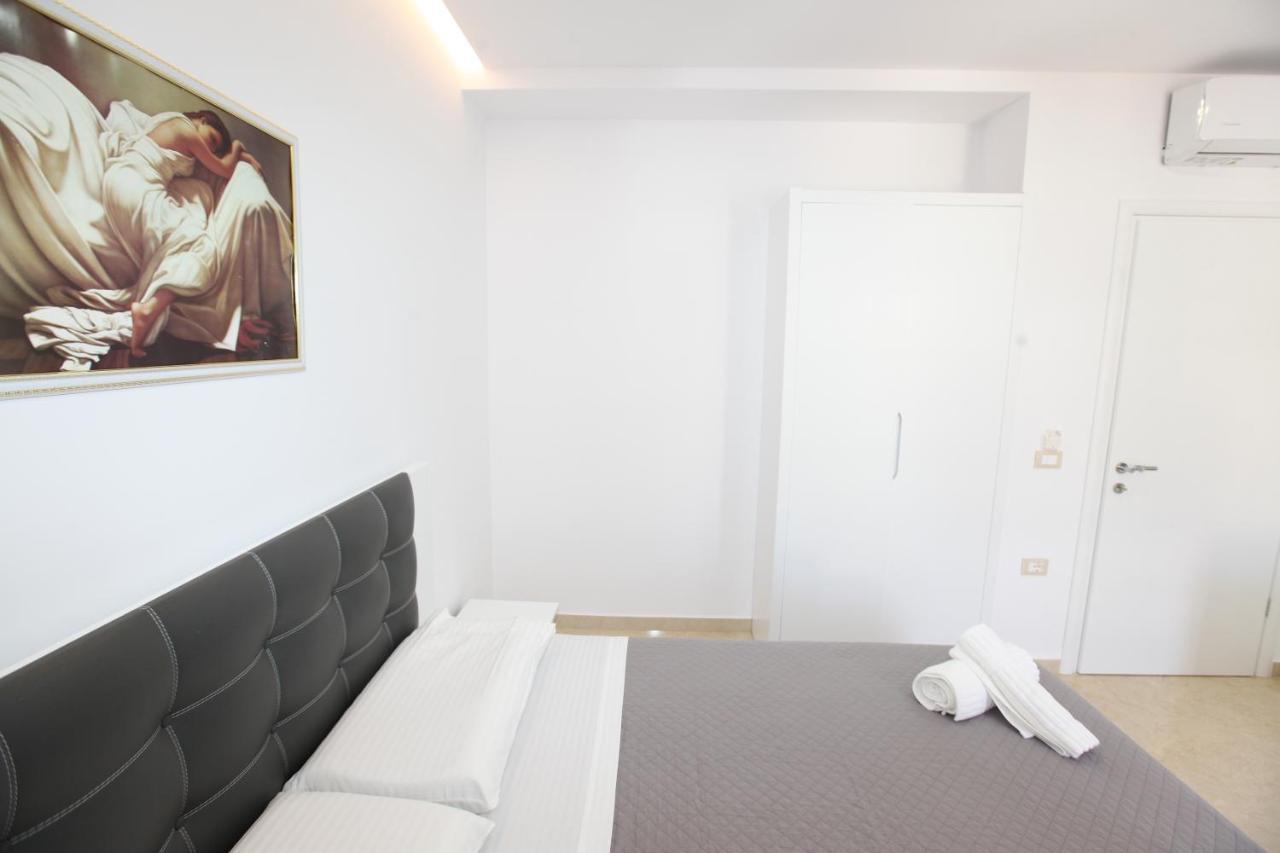 Nika Hotel Саранда Екстер'єр фото