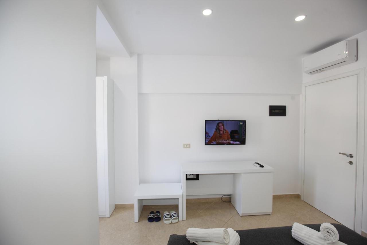 Nika Hotel Саранда Екстер'єр фото