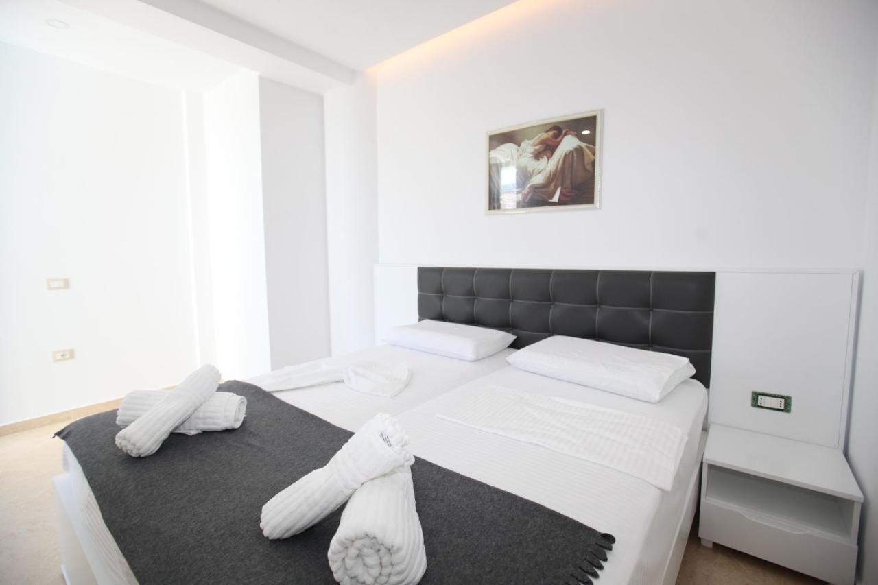 Nika Hotel Саранда Екстер'єр фото
