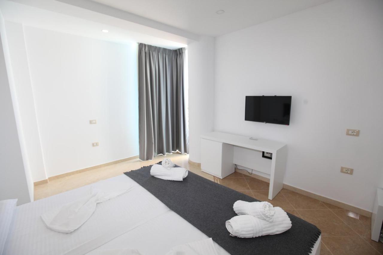 Nika Hotel Саранда Екстер'єр фото